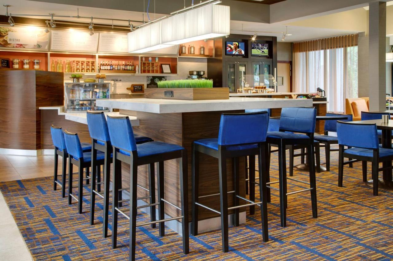 Courtyard By Marriott Atlanta Windy Hill/Ballpark Hotel Bagian luar foto