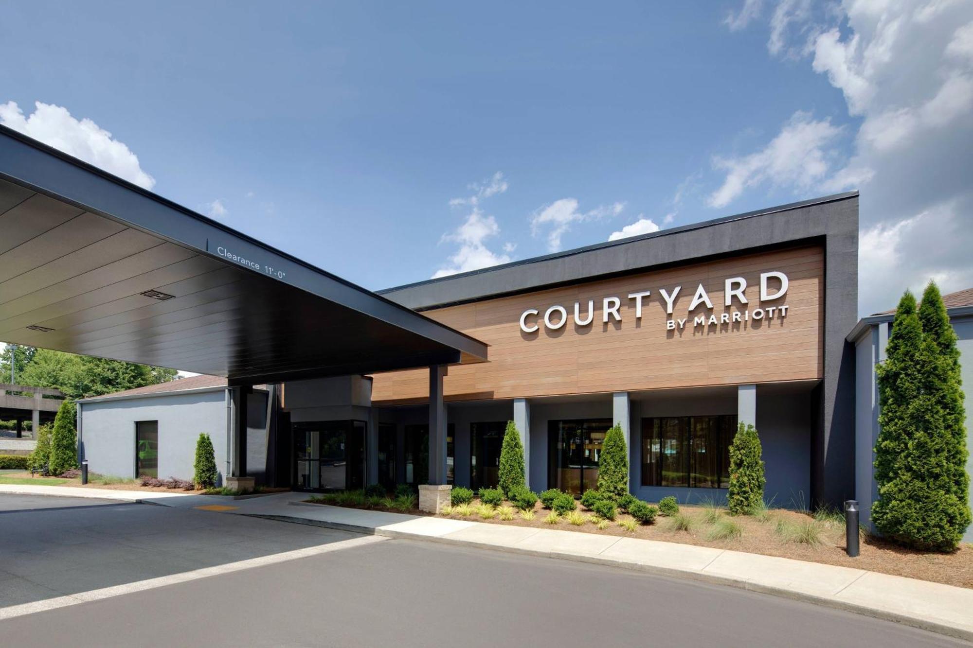 Courtyard By Marriott Atlanta Windy Hill/Ballpark Hotel Bagian luar foto