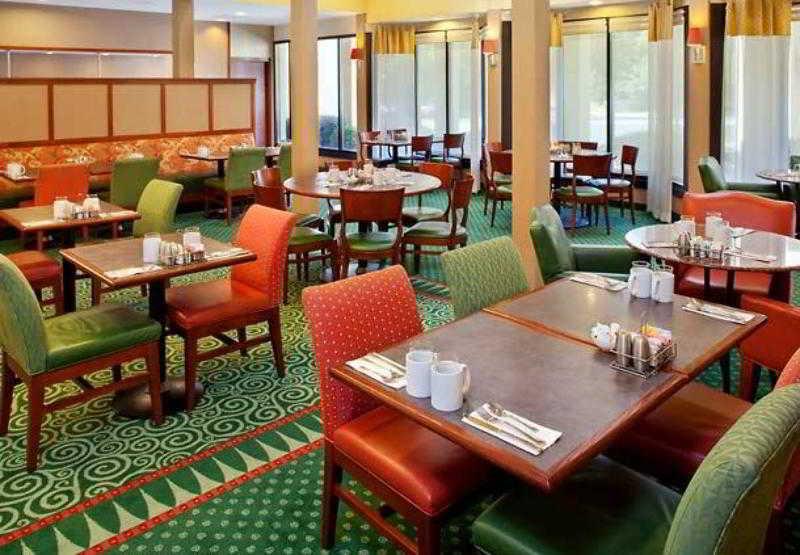 Courtyard By Marriott Atlanta Windy Hill/Ballpark Hotel Restoran foto